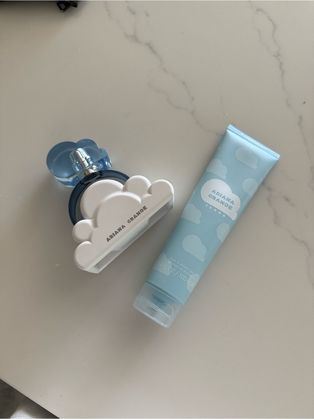 Ariana Grande Cloud Fragrance & Lotion Set - Light Blue and White